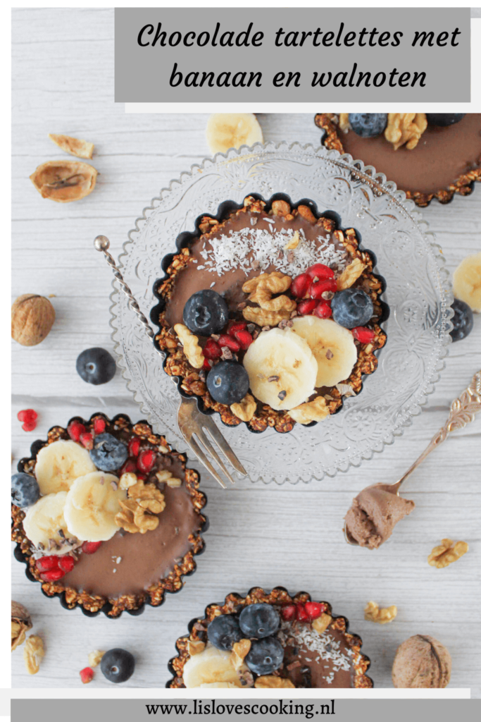 Chocolade tartelettes met banaan en walnoten