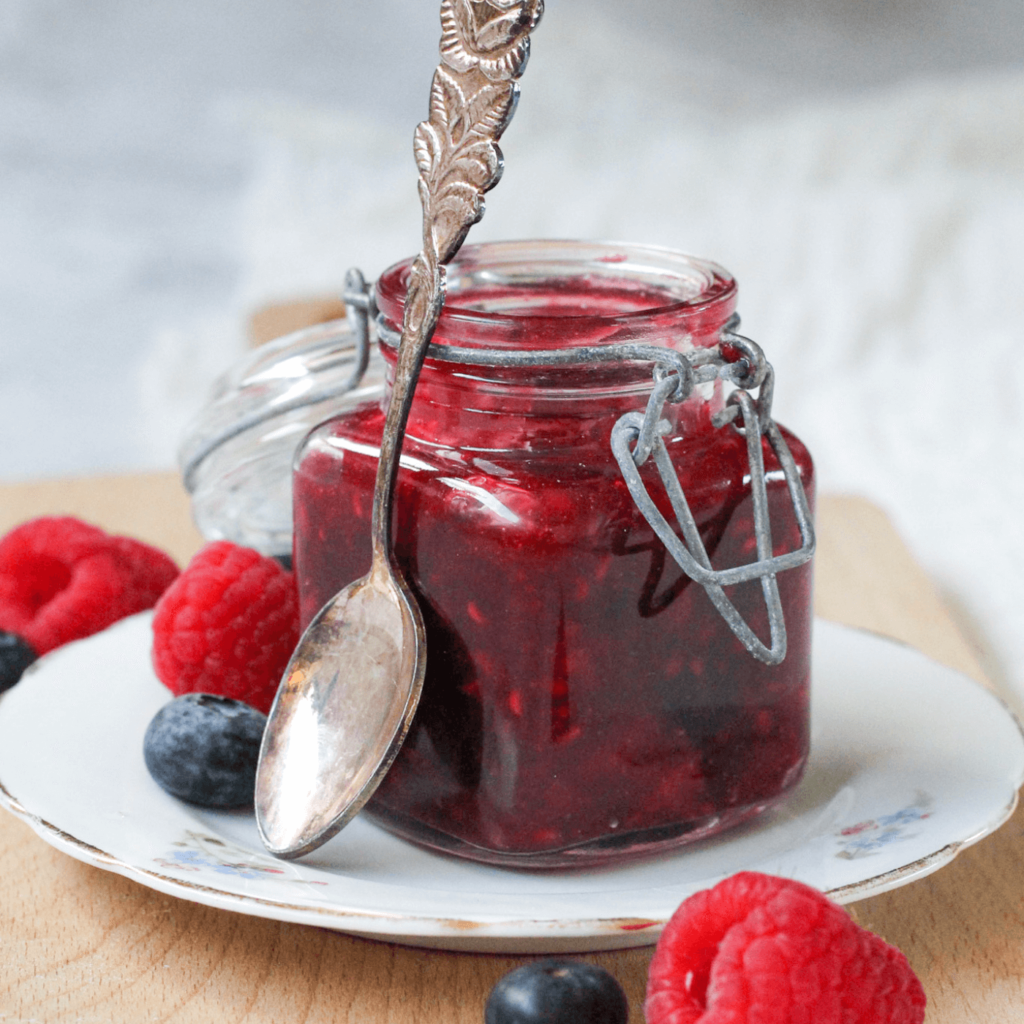 Rood fruit compote