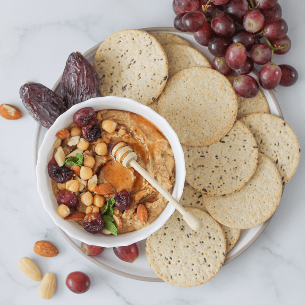 Zoete dadel hummus dip