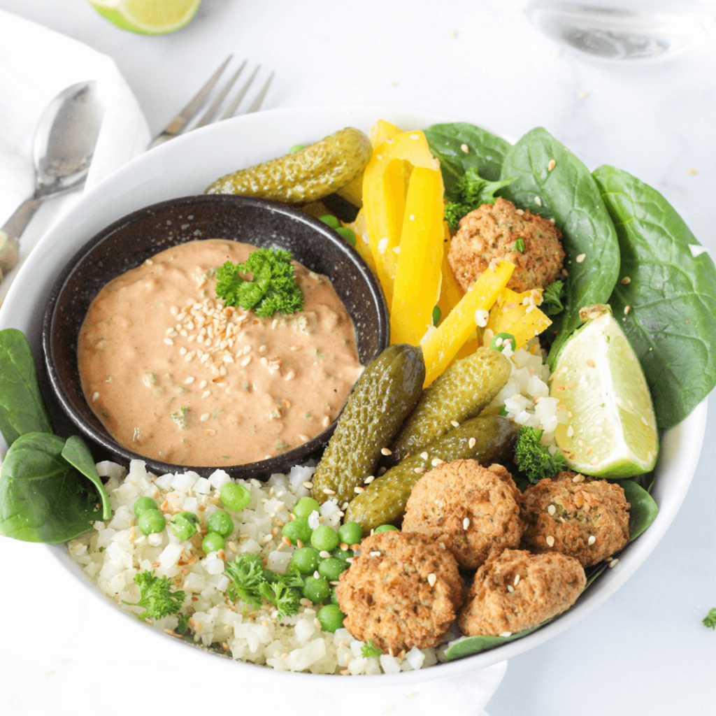 Holistische falafel bowl