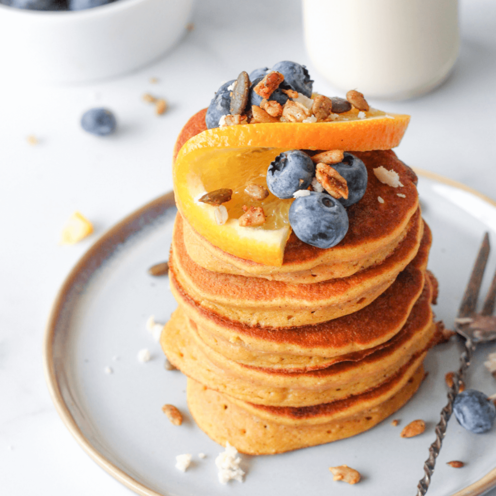 Glutenvrije carrotcake pancakes van kikkererwtenmeel