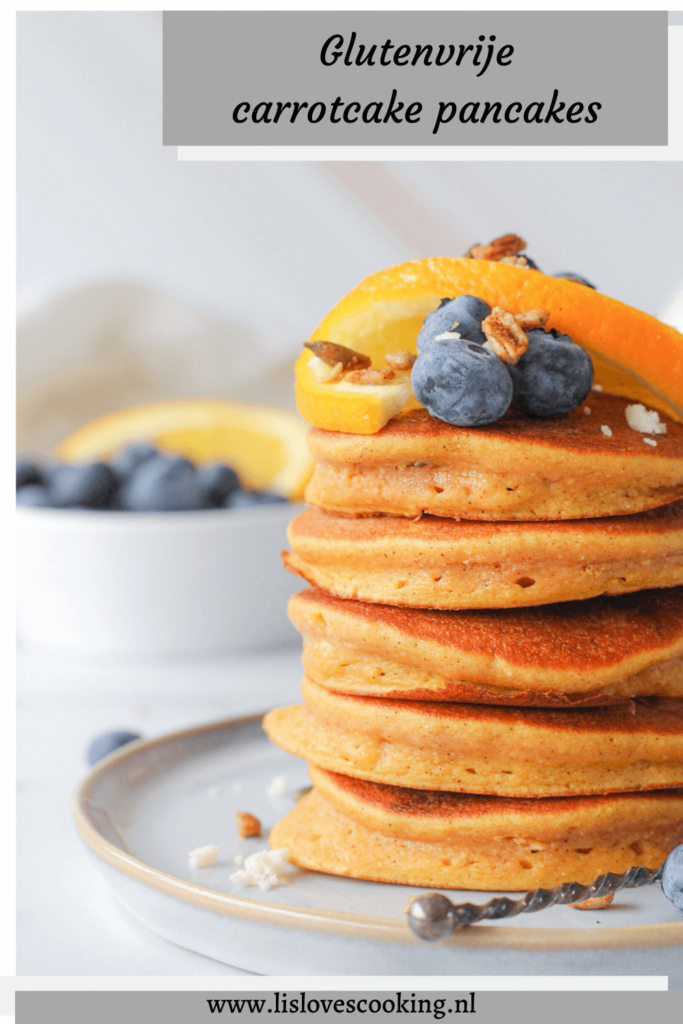 Glutenvrije carrotcake pancakes van kikkererwtenmeel