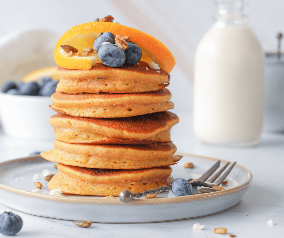 Glutenvrije carrotcake pancakes van kikkererwtenmeel