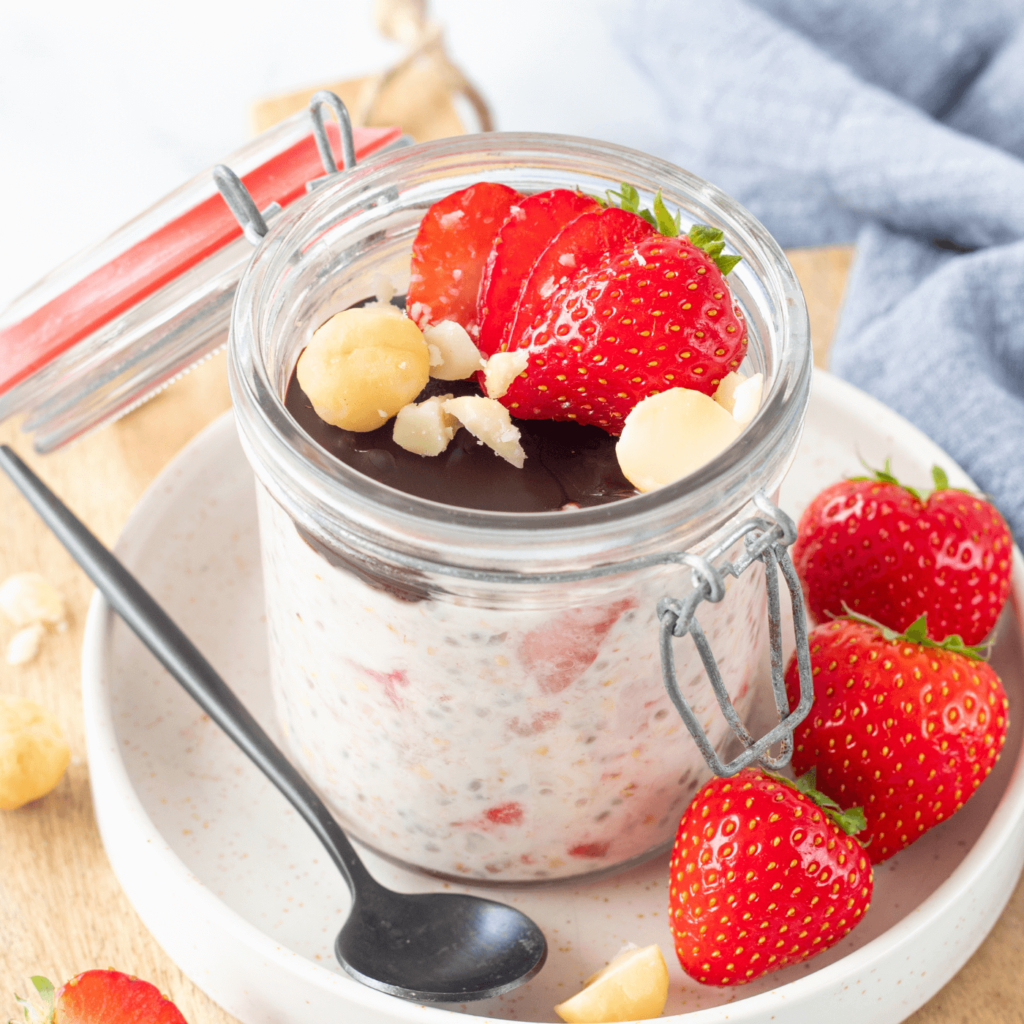 Strawberry overnight oats