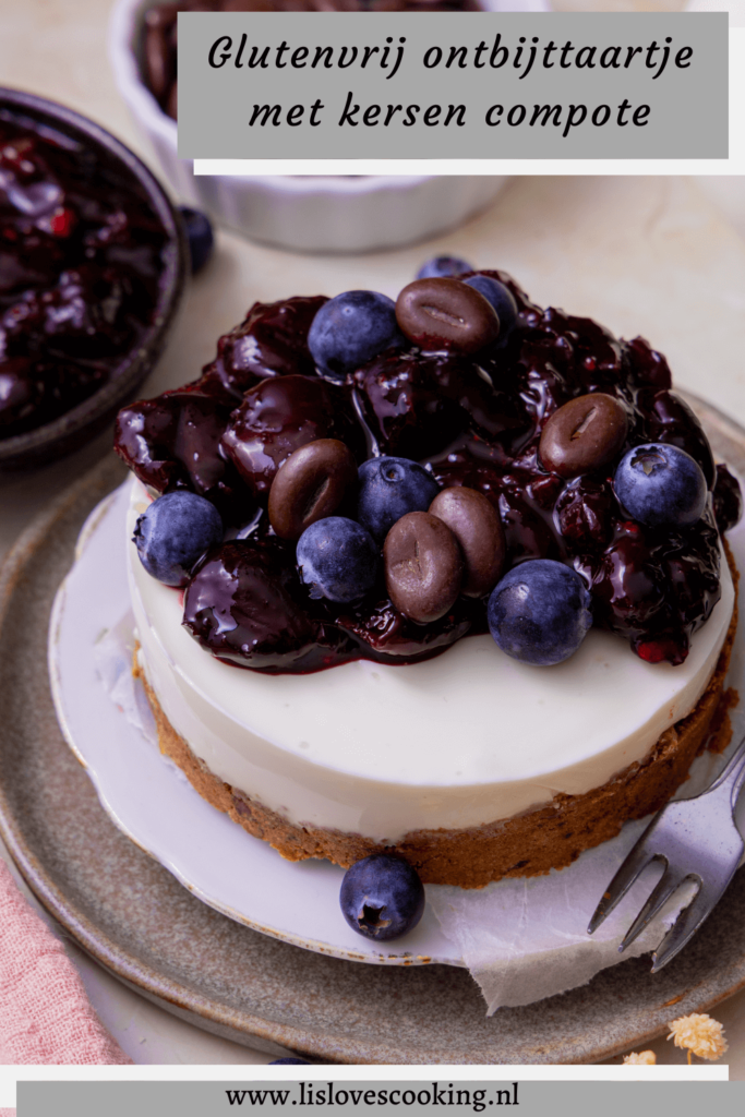 Glutenvrij ontbijttaartje met kersen compote