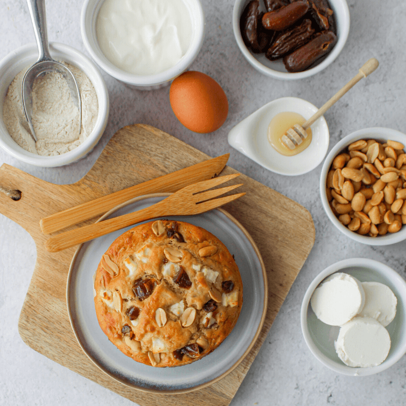 Kwarkbroodje met dadels en geitenkaas