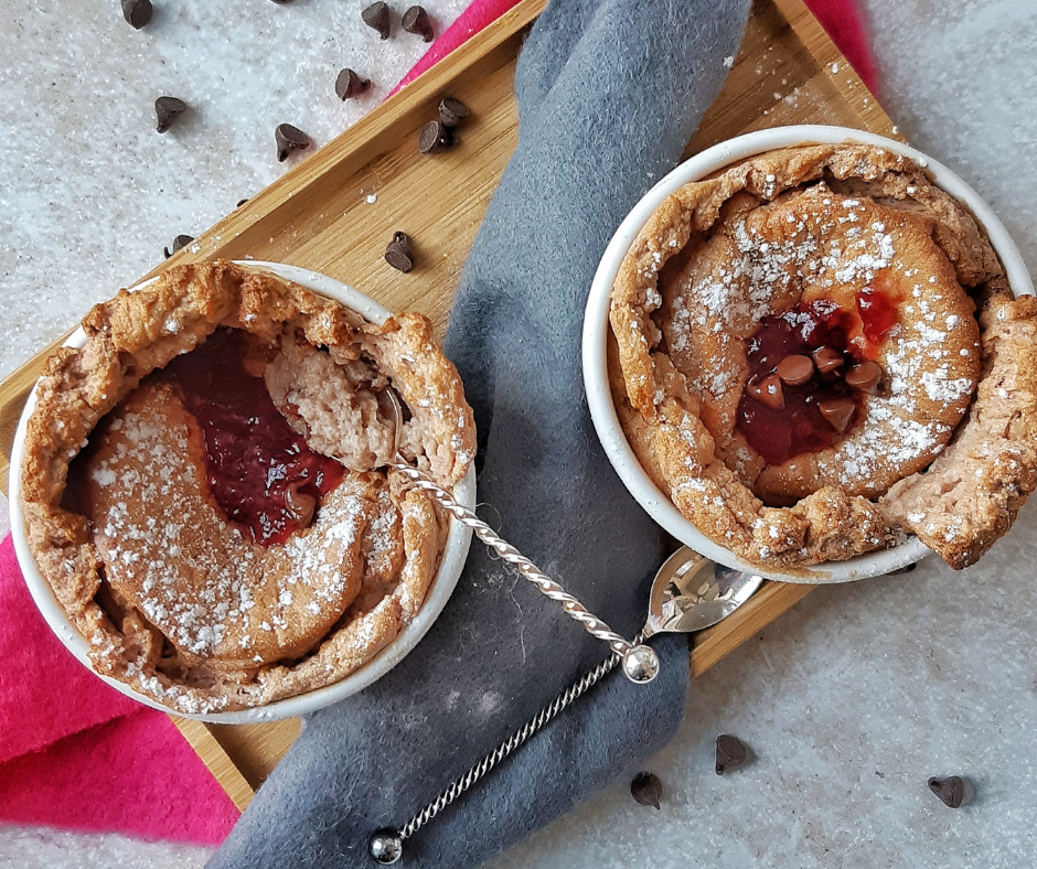 Soufflé van frambozenjam en chocolade