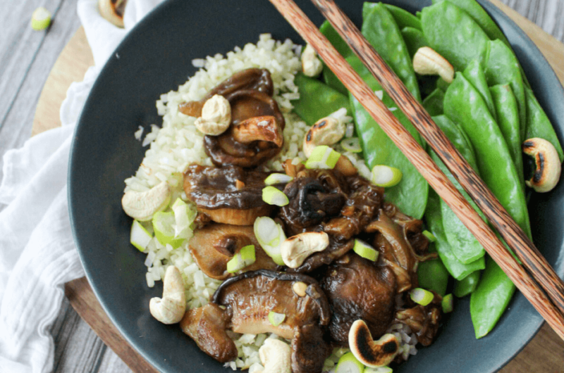 Rijstbowl met sticky champignons