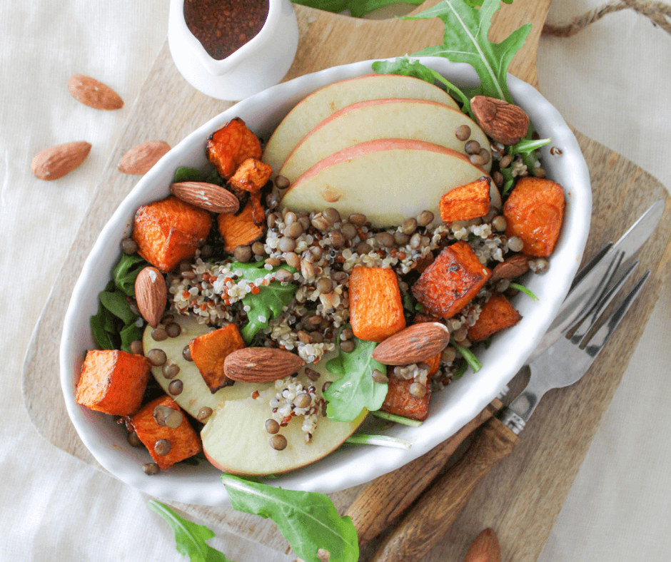 Herfst salade met quinoa en pompoen