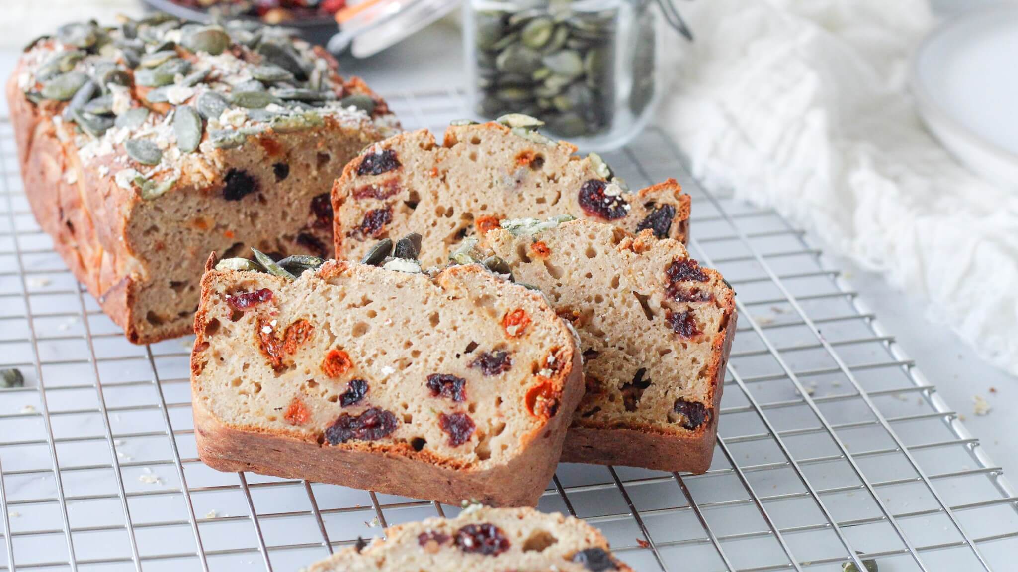 Healthy berry kwarkbrood