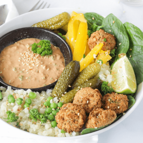 Holistische falafel bowl