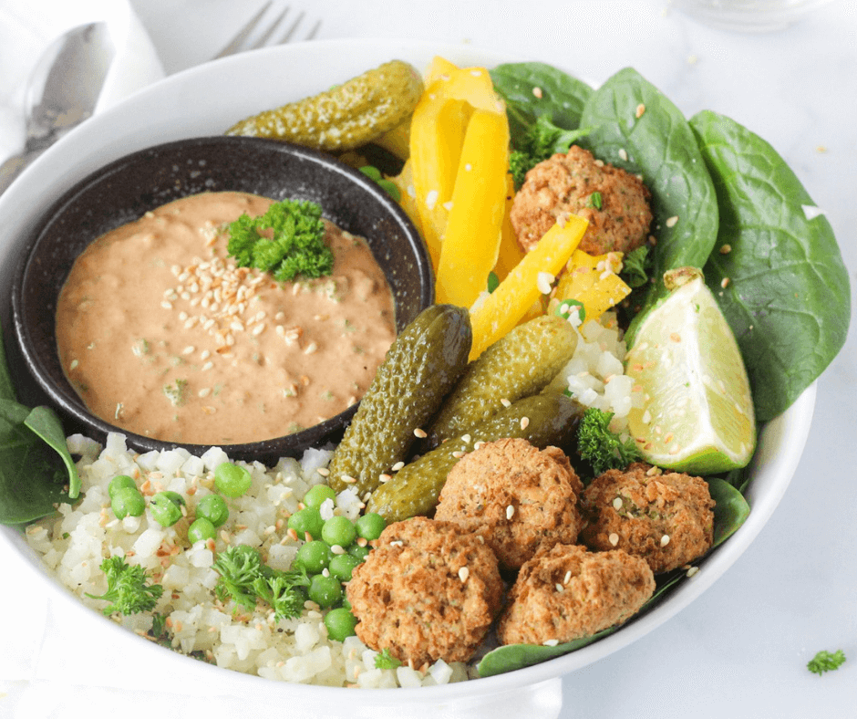 Holistische falafel bowl