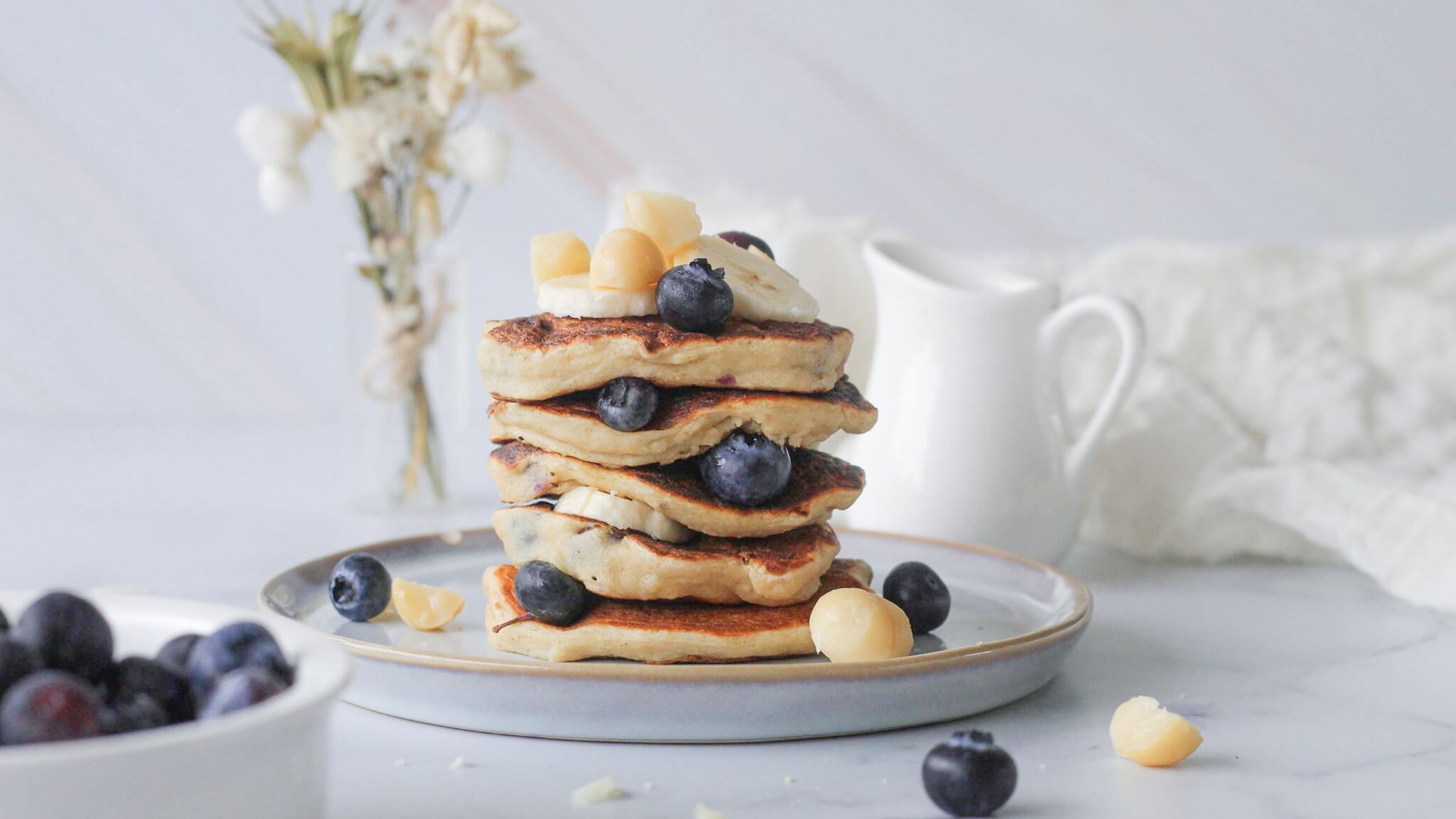 Vegan blueberrie banana pancakes