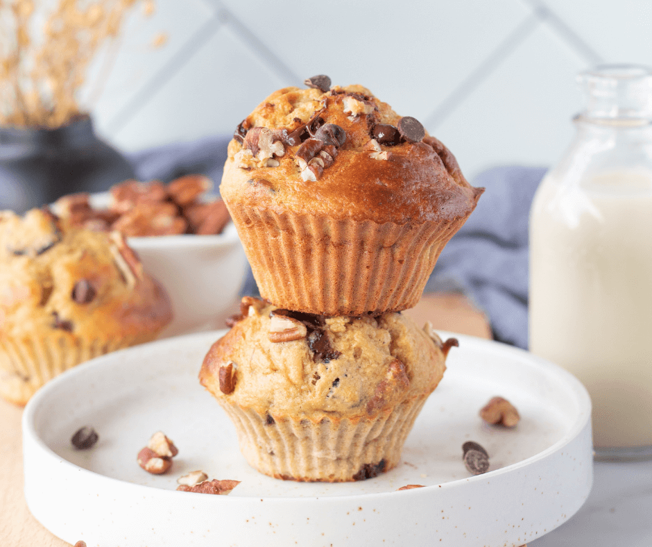 Gevulde bananenbrood muffins