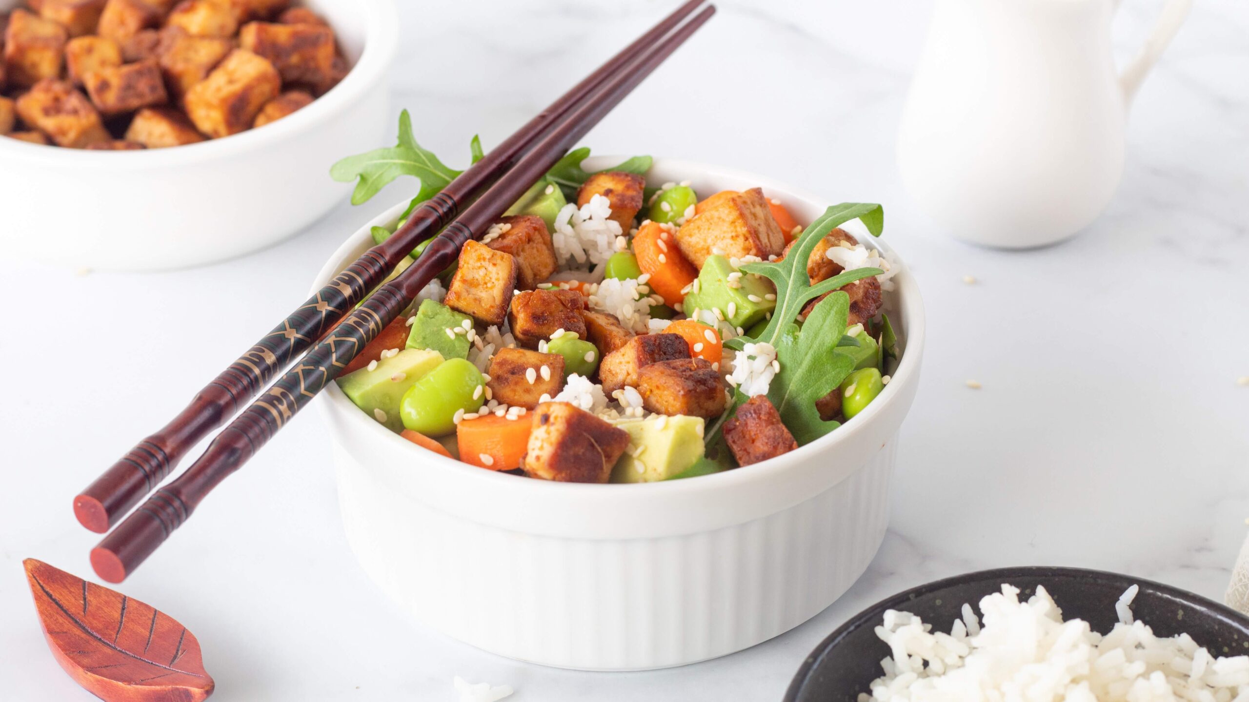 Spicy tofu sushi bowl