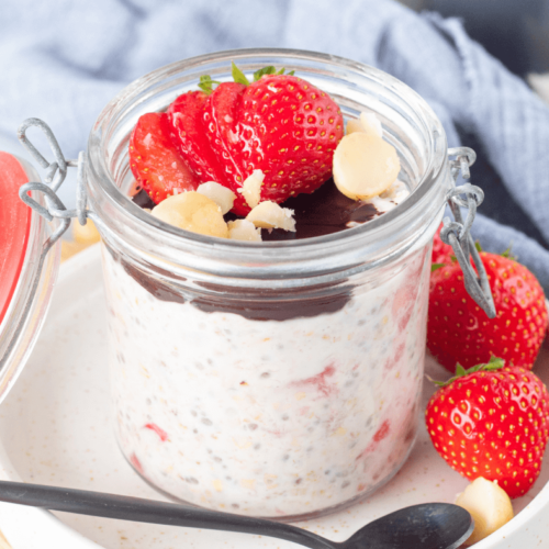 Strawberry overnight oats