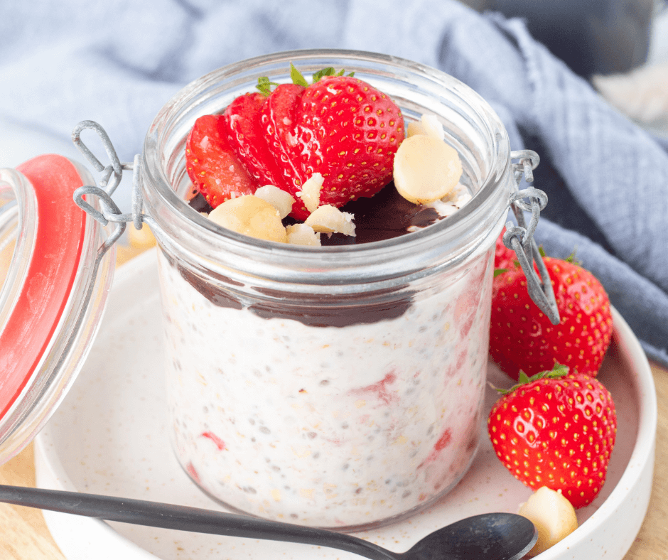 Strawberry overnight oats