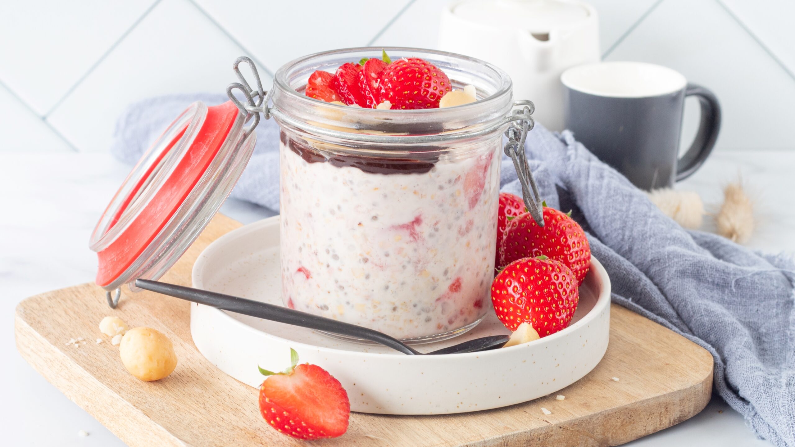 Strawberry overnight oats