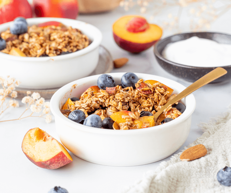 Zomerse nectarine en blauwe bessen crumble