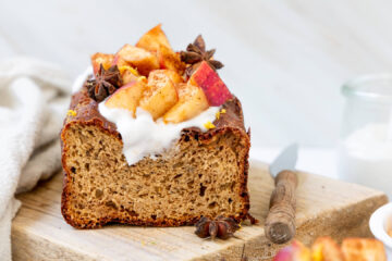 Glutenvrije chia cake met gebakken appel