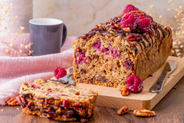 Glutenvrije chocolade frambozen cake met pecannoten