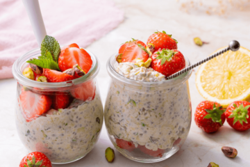 Overnight oats met aardbei en courgette