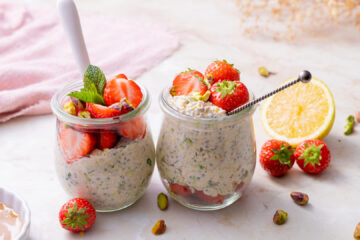 Overnight oats met aardbei en courgette