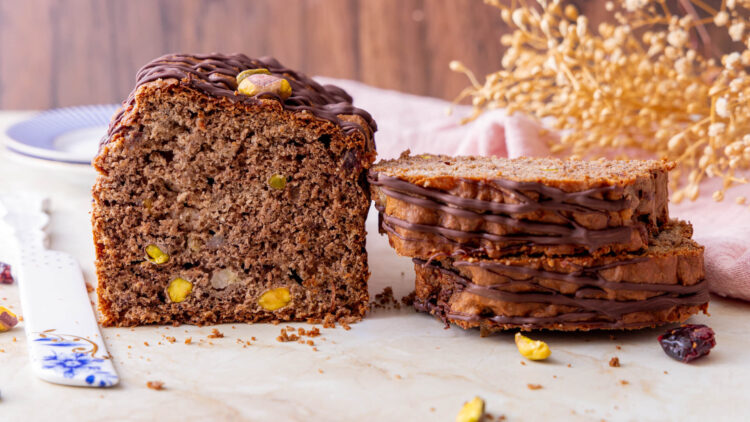 Glutenvrij bananenbrood met chocolade en pistachenoten