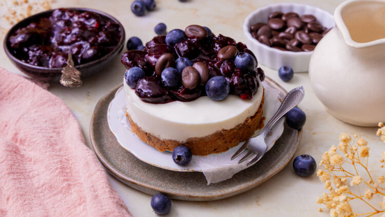 Glutenvrij ontbijttaartje met kersen compote